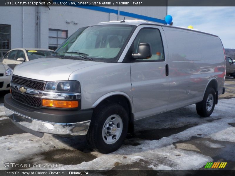 Front 3/4 View of 2011 Express 2500 Cargo Van