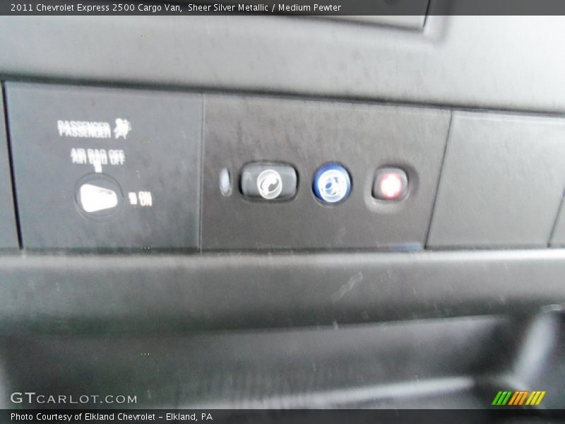 Sheer Silver Metallic / Medium Pewter 2011 Chevrolet Express 2500 Cargo Van