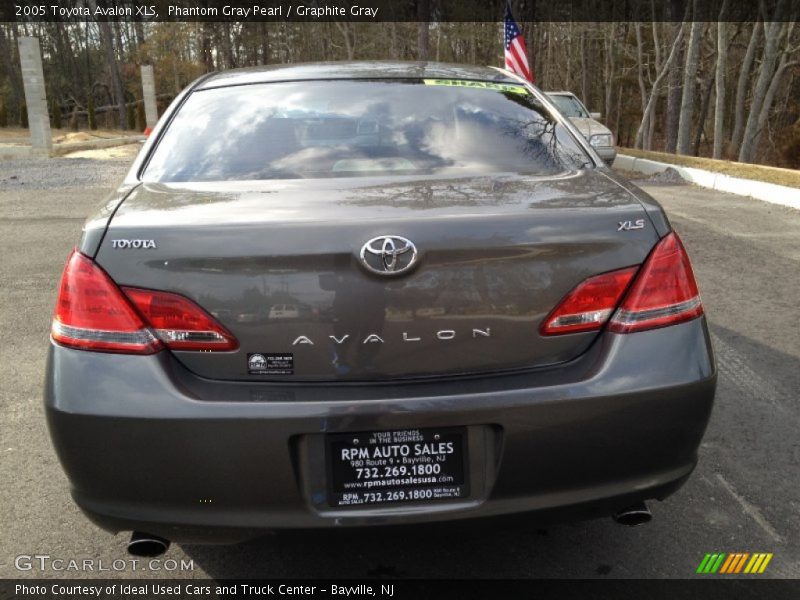 Phantom Gray Pearl / Graphite Gray 2005 Toyota Avalon XLS