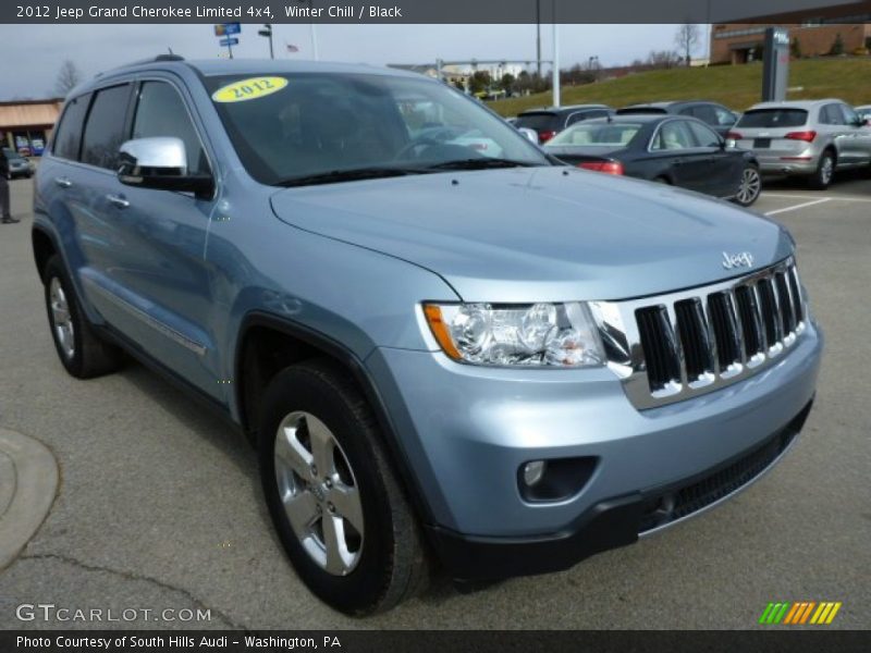 Front 3/4 View of 2012 Grand Cherokee Limited 4x4