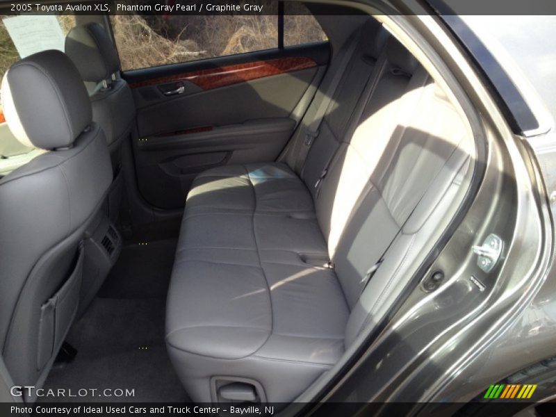 Phantom Gray Pearl / Graphite Gray 2005 Toyota Avalon XLS