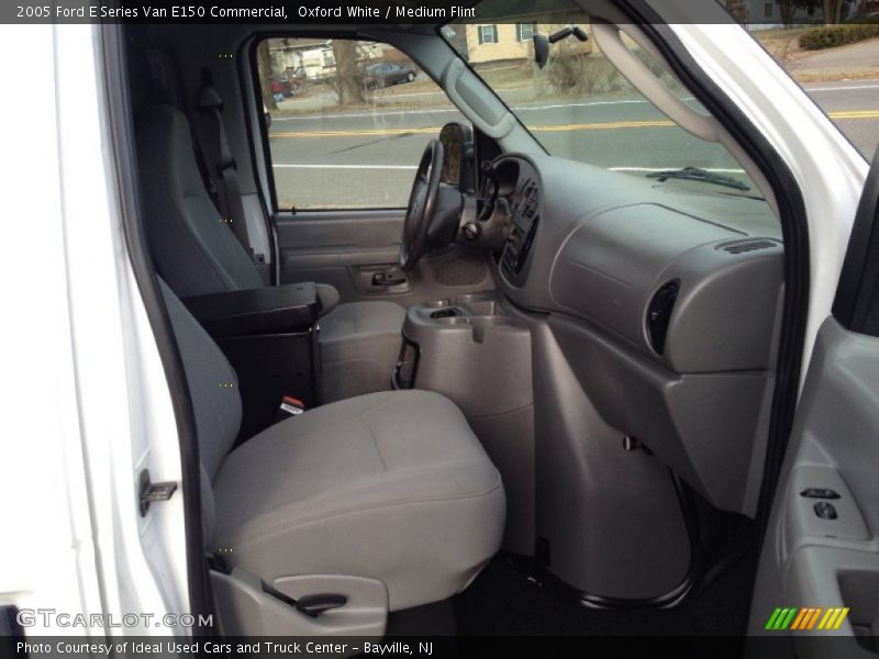 Oxford White / Medium Flint 2005 Ford E Series Van E150 Commercial
