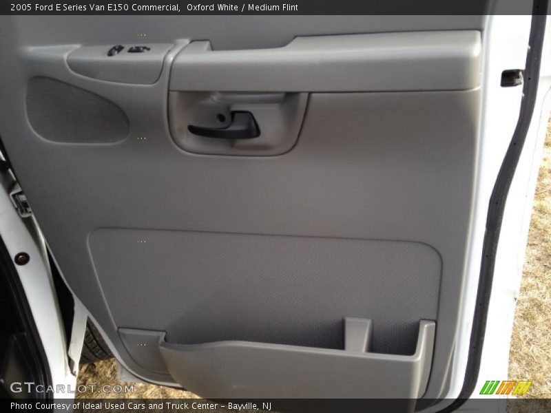 Oxford White / Medium Flint 2005 Ford E Series Van E150 Commercial