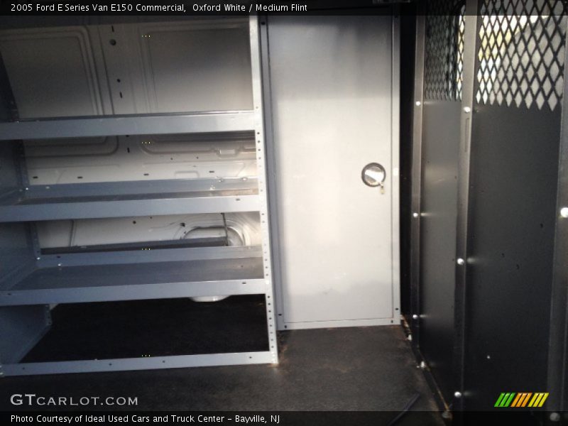 Oxford White / Medium Flint 2005 Ford E Series Van E150 Commercial
