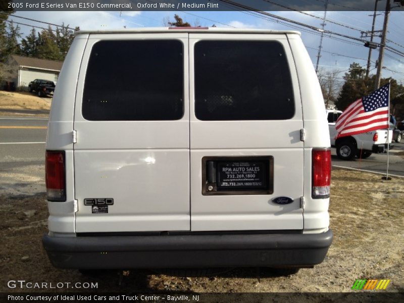 Oxford White / Medium Flint 2005 Ford E Series Van E150 Commercial