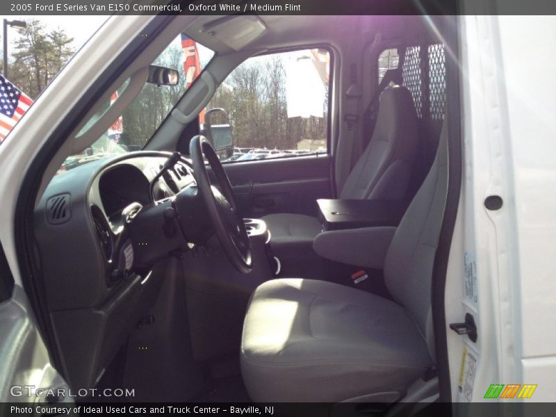 Oxford White / Medium Flint 2005 Ford E Series Van E150 Commercial