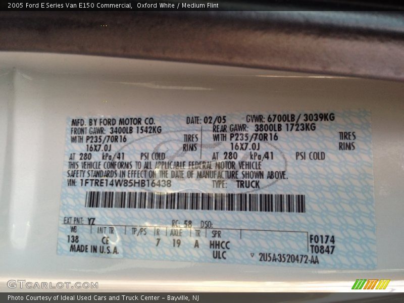Oxford White / Medium Flint 2005 Ford E Series Van E150 Commercial