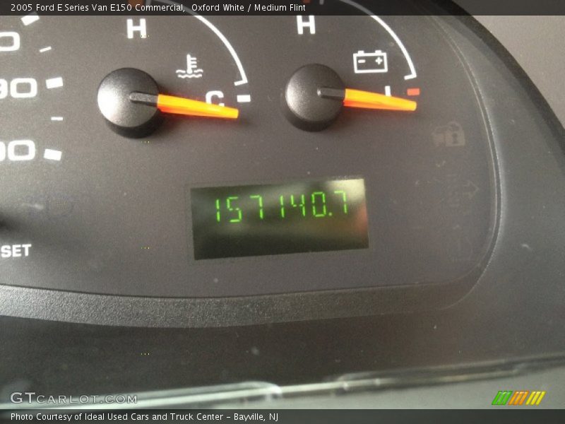 Oxford White / Medium Flint 2005 Ford E Series Van E150 Commercial