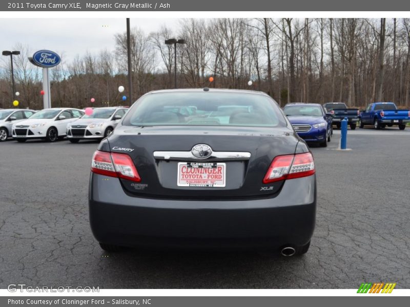 Magnetic Gray Metallic / Ash 2011 Toyota Camry XLE