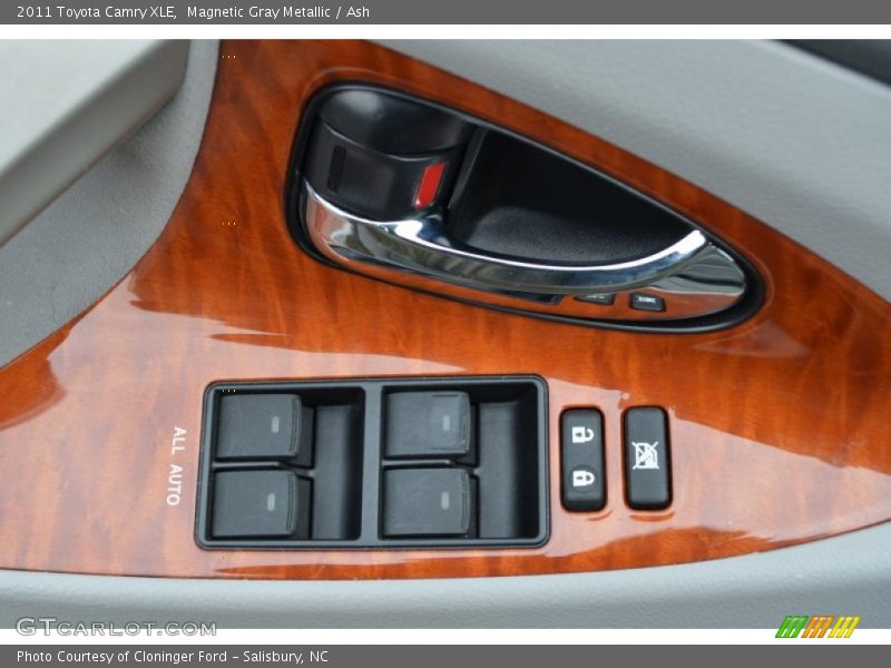 Magnetic Gray Metallic / Ash 2011 Toyota Camry XLE