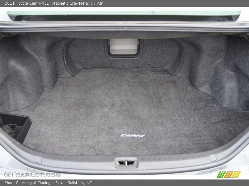 Magnetic Gray Metallic / Ash 2011 Toyota Camry XLE