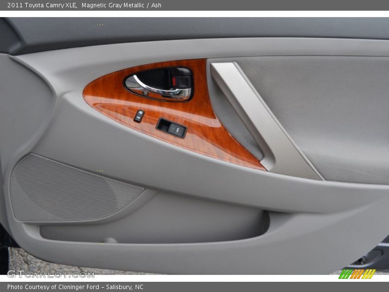 Magnetic Gray Metallic / Ash 2011 Toyota Camry XLE