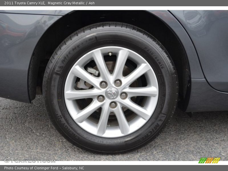 Magnetic Gray Metallic / Ash 2011 Toyota Camry XLE