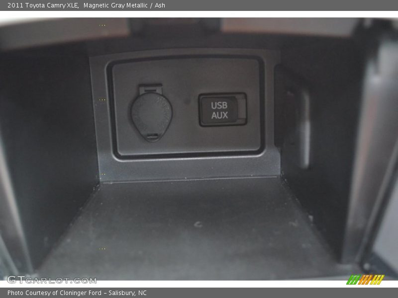 Magnetic Gray Metallic / Ash 2011 Toyota Camry XLE