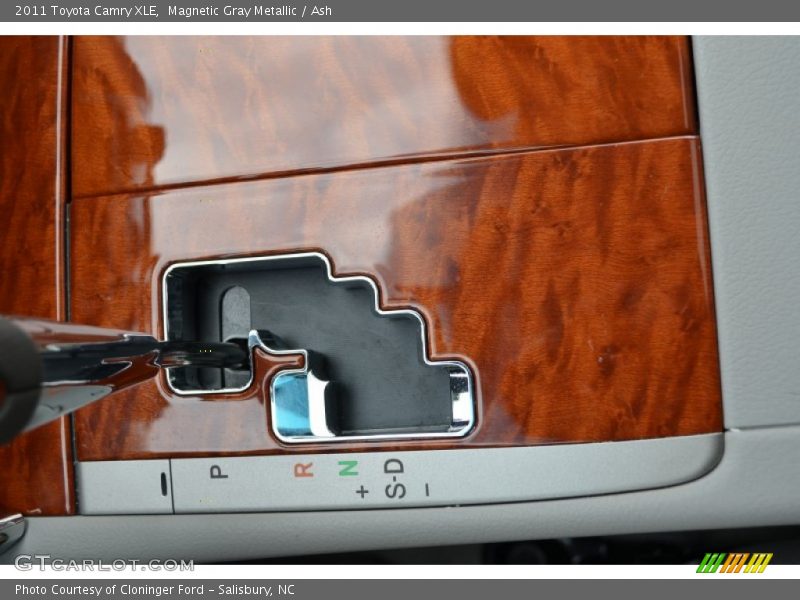 Magnetic Gray Metallic / Ash 2011 Toyota Camry XLE