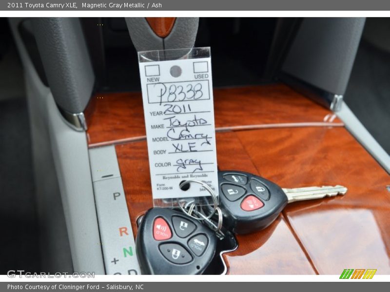 Magnetic Gray Metallic / Ash 2011 Toyota Camry XLE