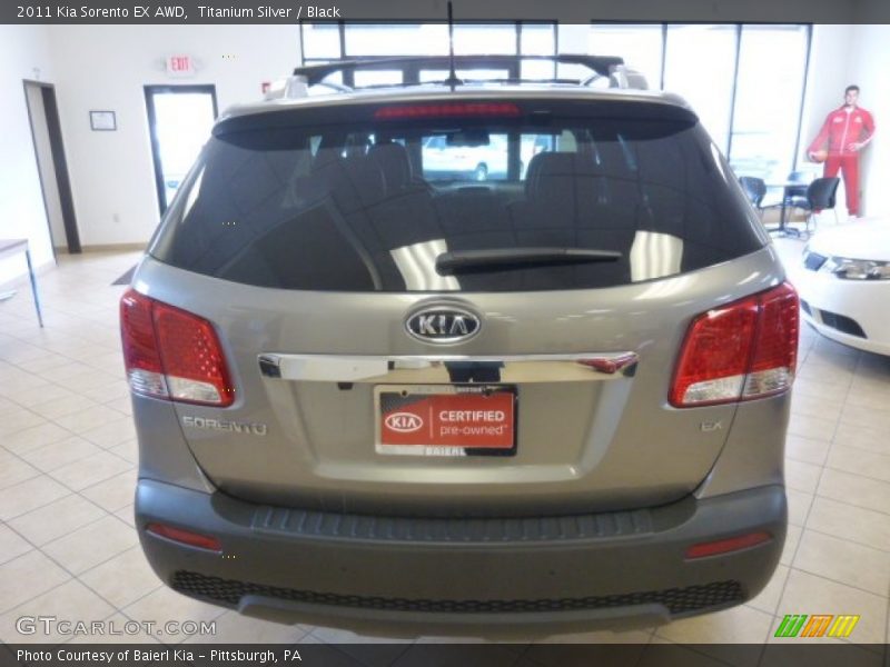 Titanium Silver / Black 2011 Kia Sorento EX AWD