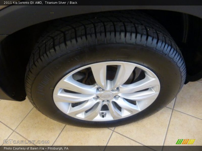 Titanium Silver / Black 2011 Kia Sorento EX AWD