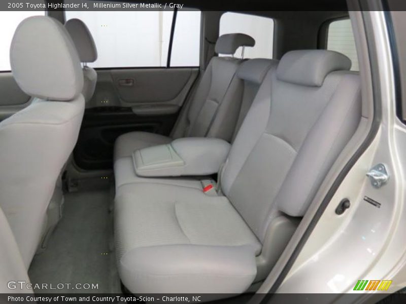 Millenium Silver Metallic / Gray 2005 Toyota Highlander I4