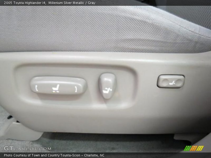 Millenium Silver Metallic / Gray 2005 Toyota Highlander I4
