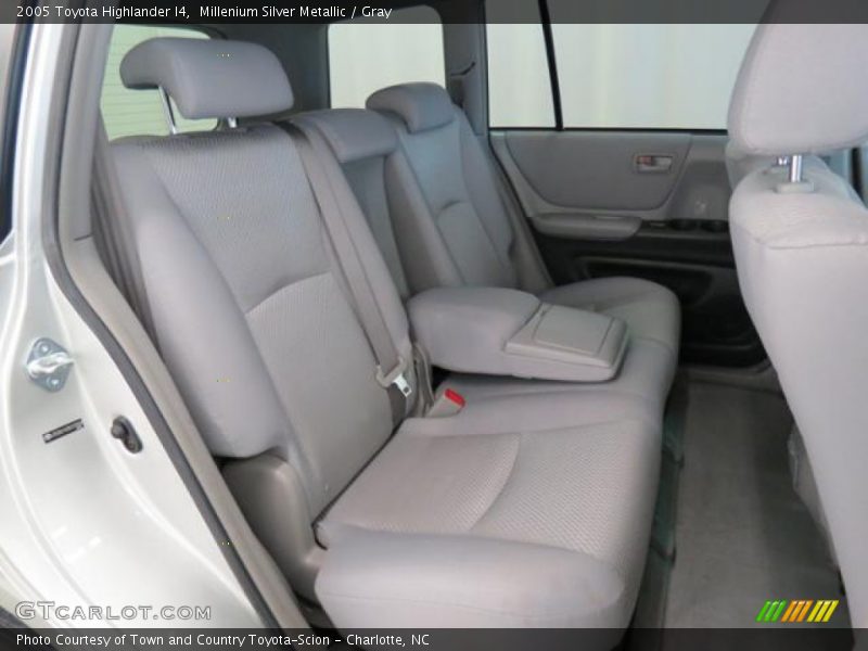 Millenium Silver Metallic / Gray 2005 Toyota Highlander I4