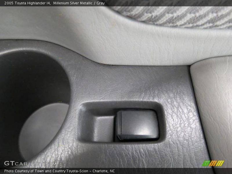 Millenium Silver Metallic / Gray 2005 Toyota Highlander I4
