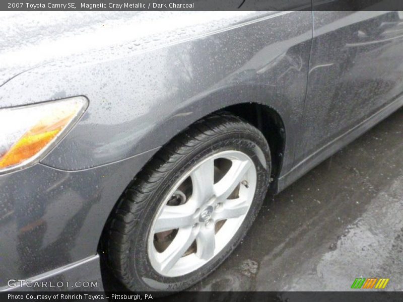 Magnetic Gray Metallic / Dark Charcoal 2007 Toyota Camry SE
