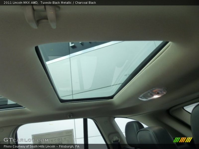 Tuxedo Black Metallic / Charcoal Black 2011 Lincoln MKX AWD