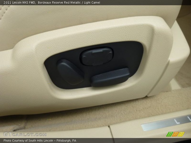 Bordeaux Reserve Red Metallic / Light Camel 2011 Lincoln MKS FWD