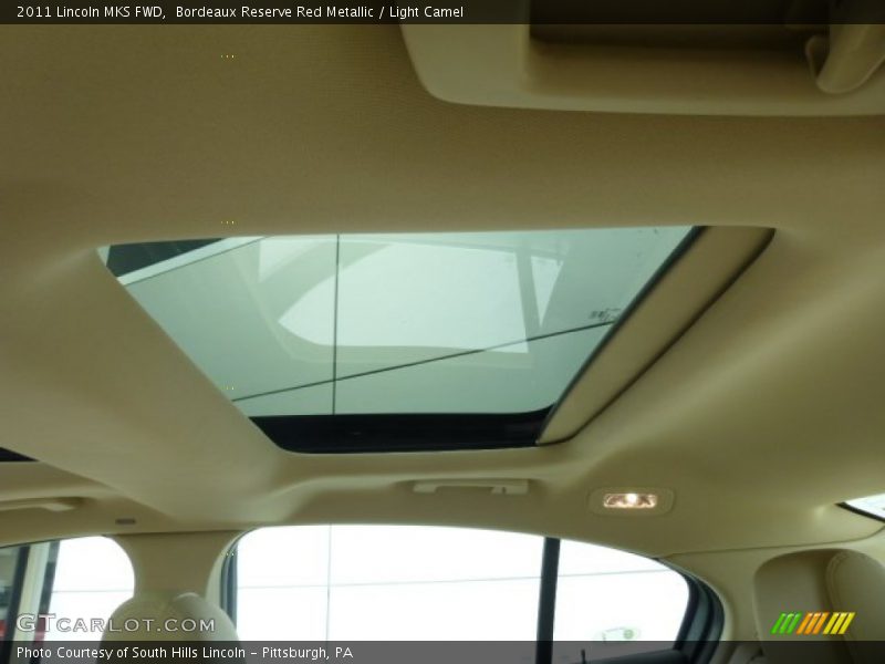 Bordeaux Reserve Red Metallic / Light Camel 2011 Lincoln MKS FWD