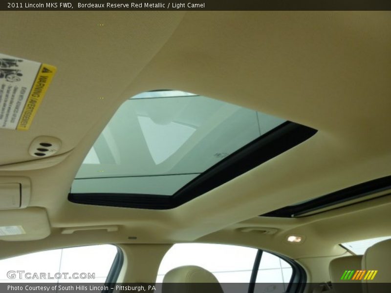 Bordeaux Reserve Red Metallic / Light Camel 2011 Lincoln MKS FWD