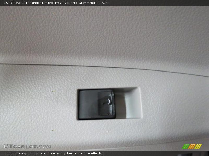 Magnetic Gray Metallic / Ash 2013 Toyota Highlander Limited 4WD