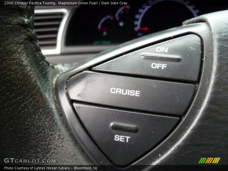 Controls of 2006 Pacifica Touring