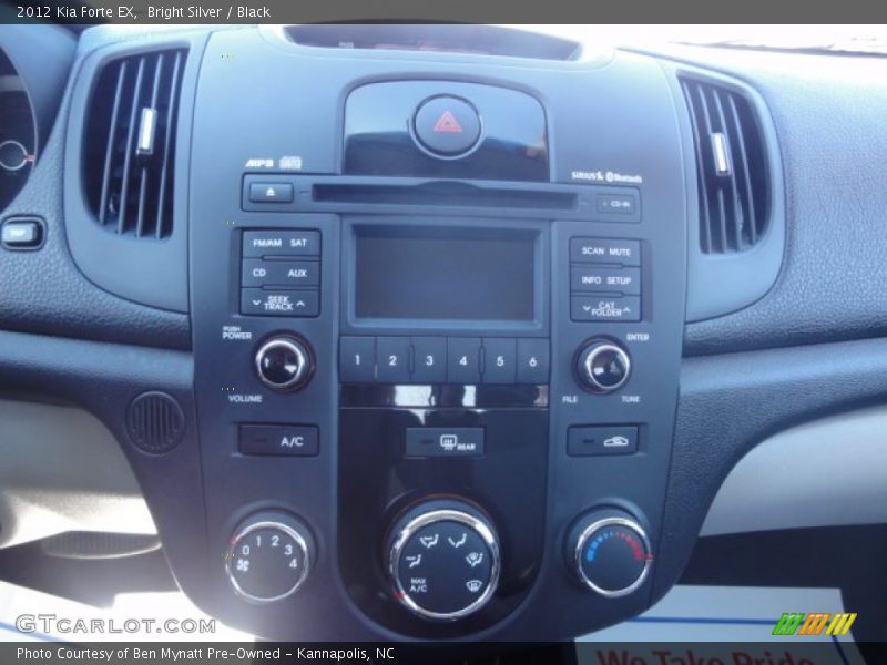 Bright Silver / Black 2012 Kia Forte EX
