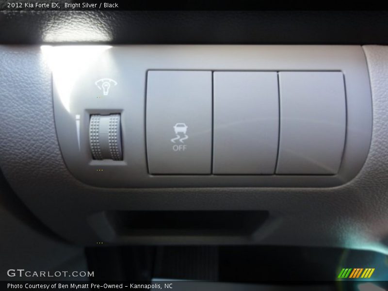 Bright Silver / Black 2012 Kia Forte EX