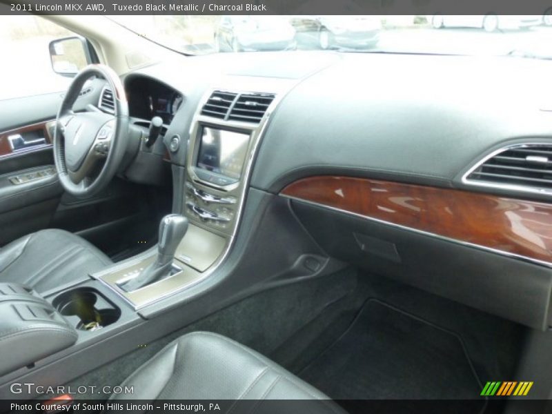Tuxedo Black Metallic / Charcoal Black 2011 Lincoln MKX AWD