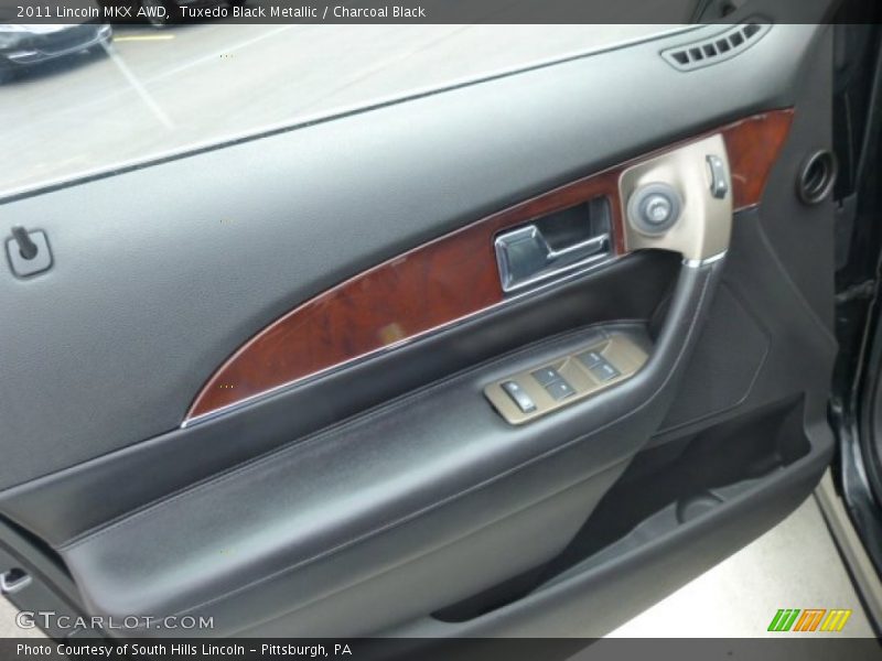 Tuxedo Black Metallic / Charcoal Black 2011 Lincoln MKX AWD