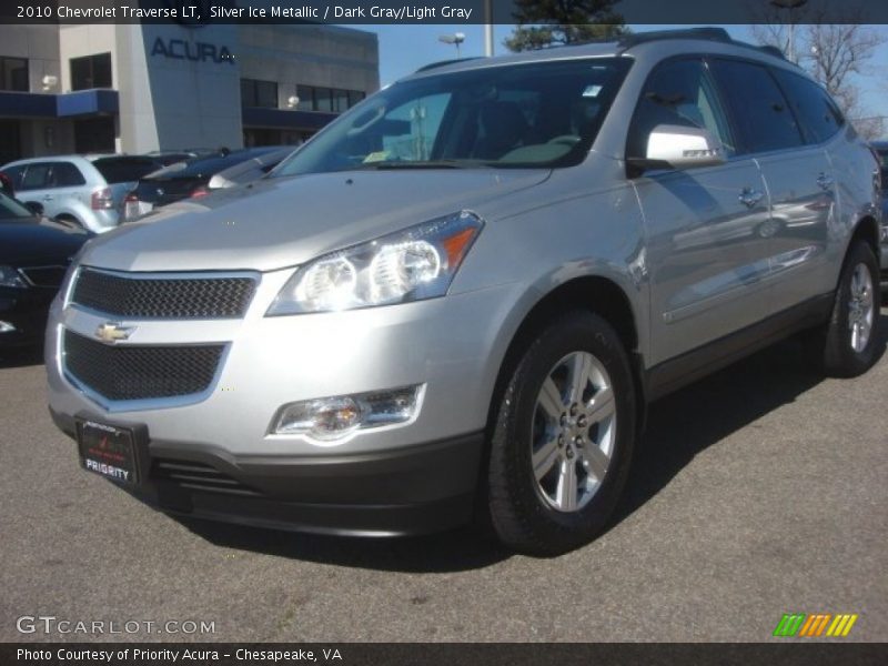 Silver Ice Metallic / Dark Gray/Light Gray 2010 Chevrolet Traverse LT