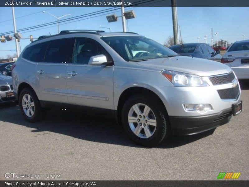 Silver Ice Metallic / Dark Gray/Light Gray 2010 Chevrolet Traverse LT