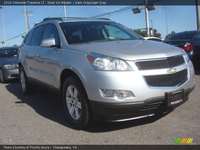 Silver Ice Metallic / Dark Gray/Light Gray 2010 Chevrolet Traverse LT