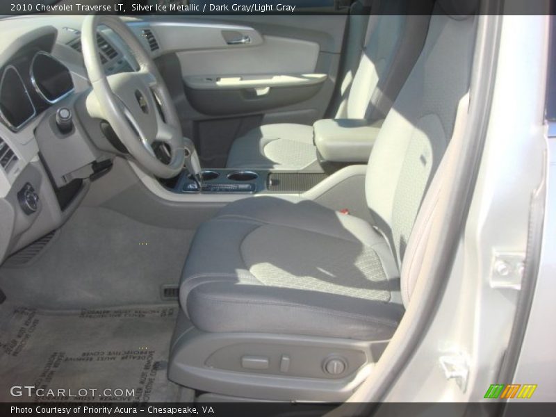 Silver Ice Metallic / Dark Gray/Light Gray 2010 Chevrolet Traverse LT