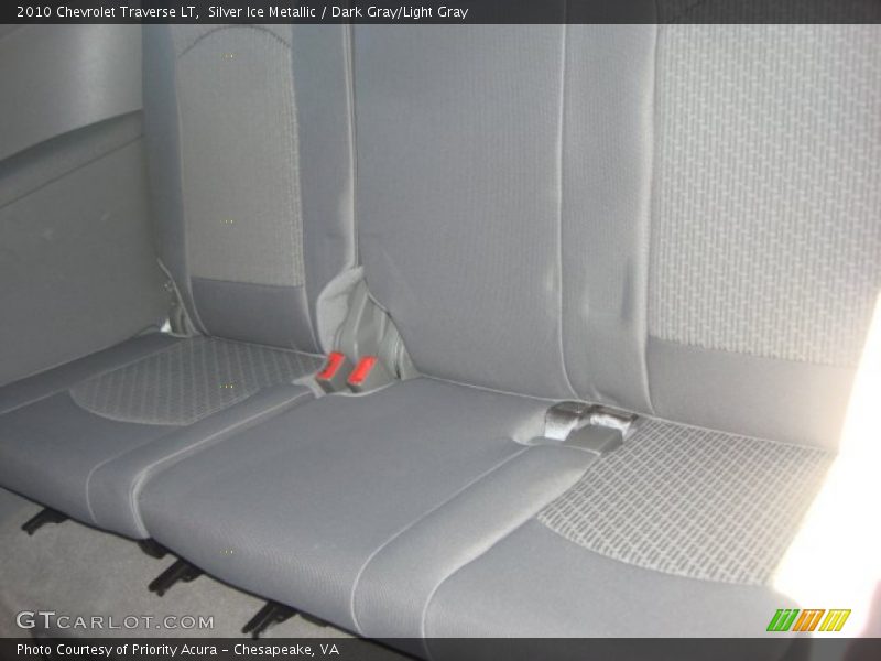 Silver Ice Metallic / Dark Gray/Light Gray 2010 Chevrolet Traverse LT