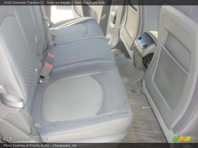 Silver Ice Metallic / Dark Gray/Light Gray 2010 Chevrolet Traverse LT
