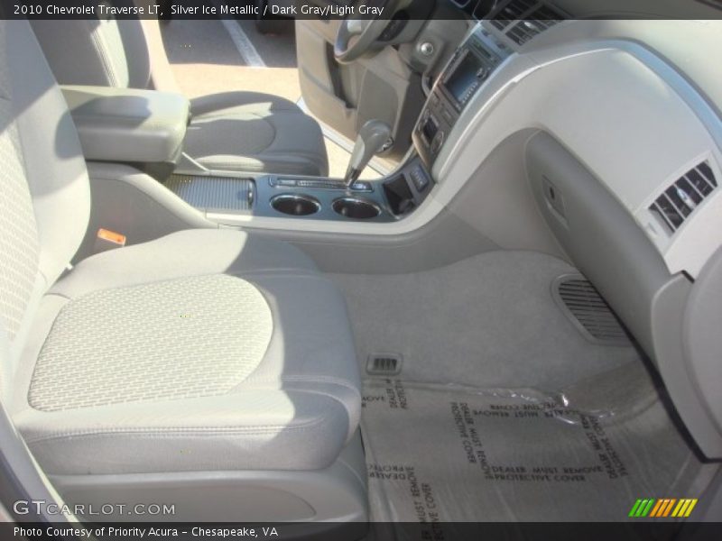 Silver Ice Metallic / Dark Gray/Light Gray 2010 Chevrolet Traverse LT