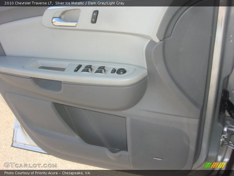 Silver Ice Metallic / Dark Gray/Light Gray 2010 Chevrolet Traverse LT
