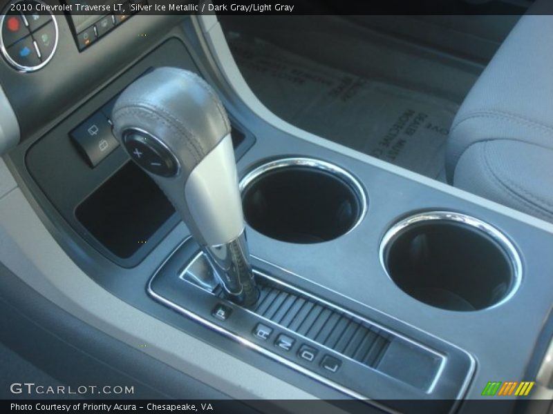 Silver Ice Metallic / Dark Gray/Light Gray 2010 Chevrolet Traverse LT