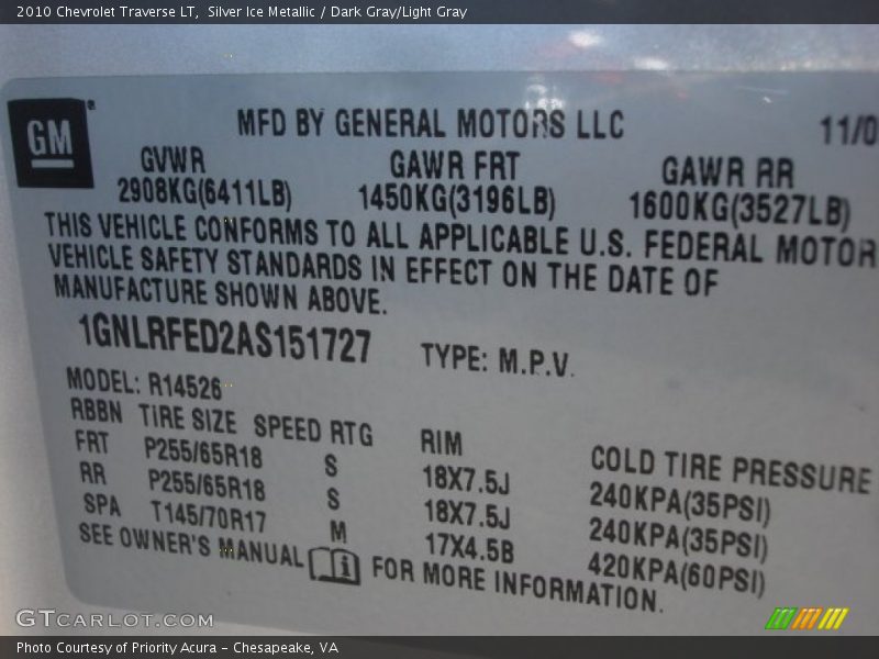 Silver Ice Metallic / Dark Gray/Light Gray 2010 Chevrolet Traverse LT