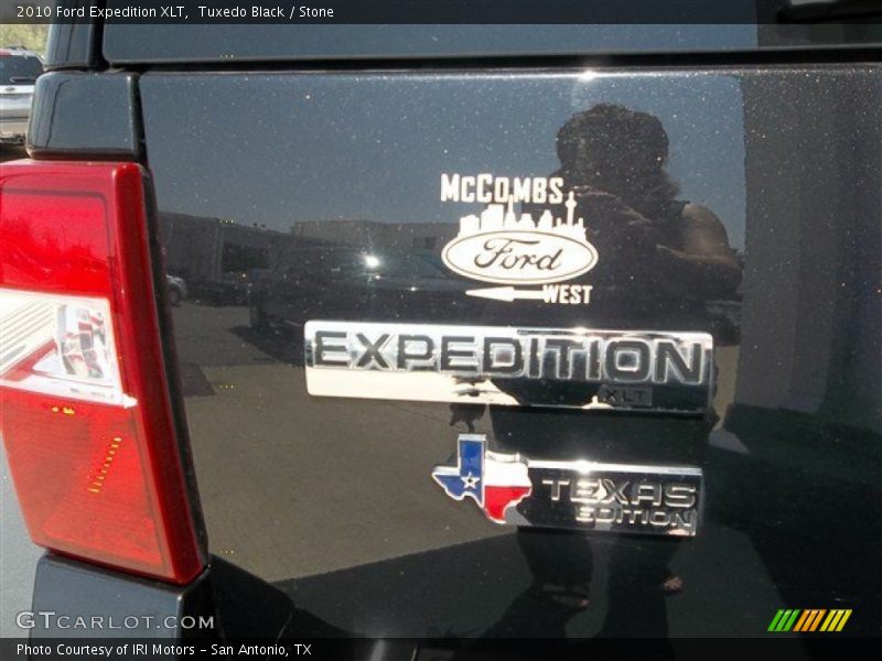 Tuxedo Black / Stone 2010 Ford Expedition XLT