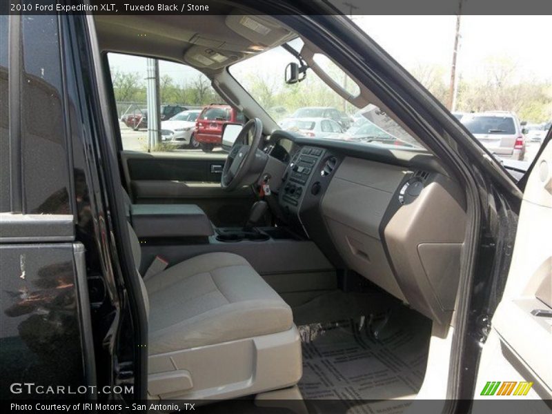 Tuxedo Black / Stone 2010 Ford Expedition XLT