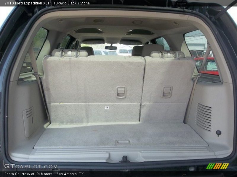 Tuxedo Black / Stone 2010 Ford Expedition XLT